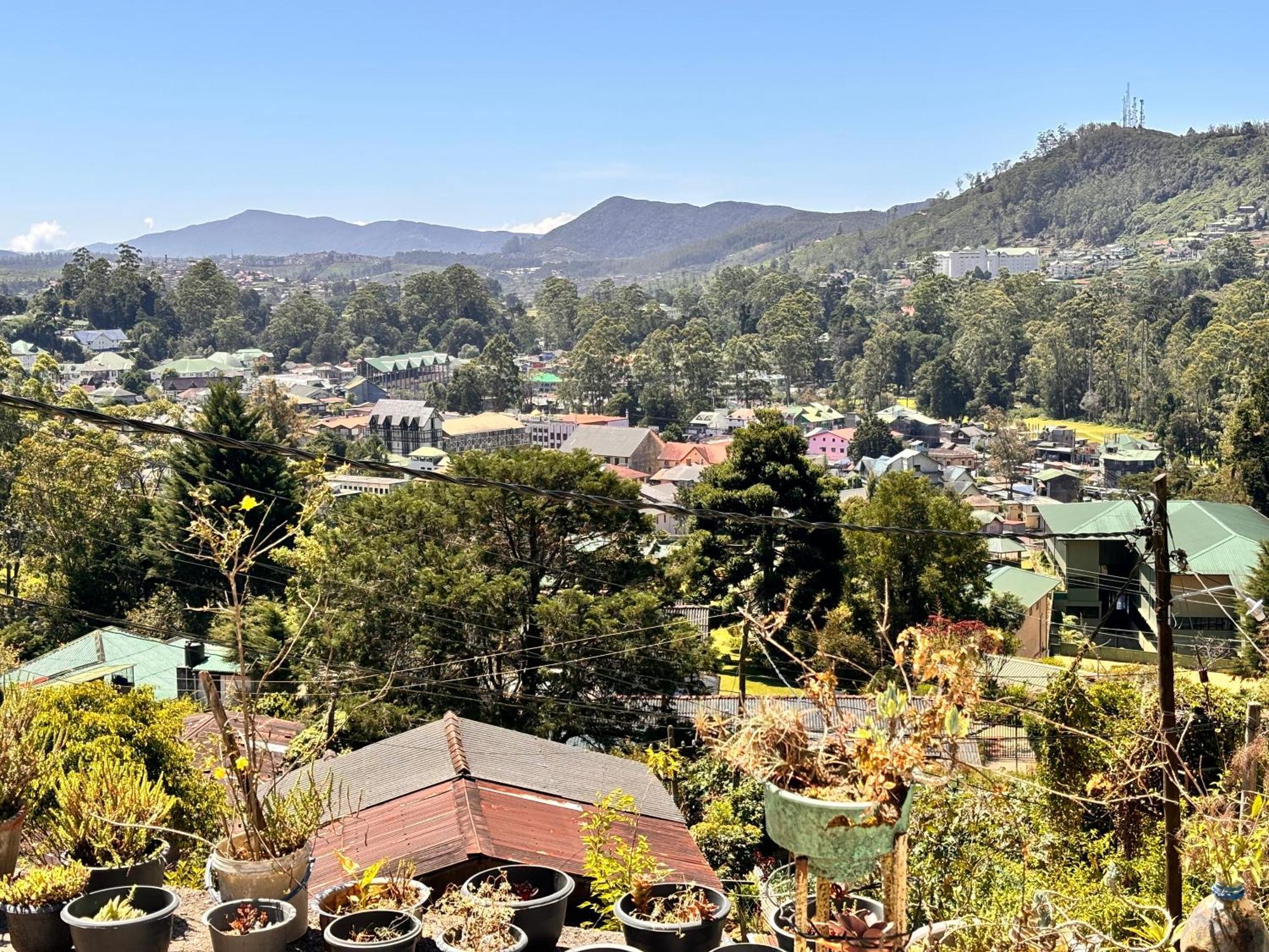 Hotel Shiny View Nuwara Eliya Esterno foto